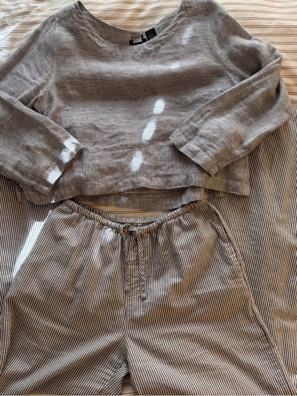 Tahari Blue and White Striped Linen Top and pants set size S (read description)